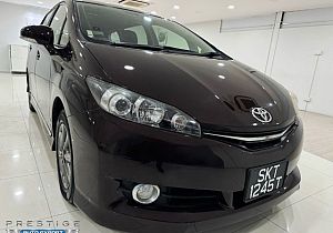 Toyota Wish 1.8 CVT Elegance 2015 Red Push Start